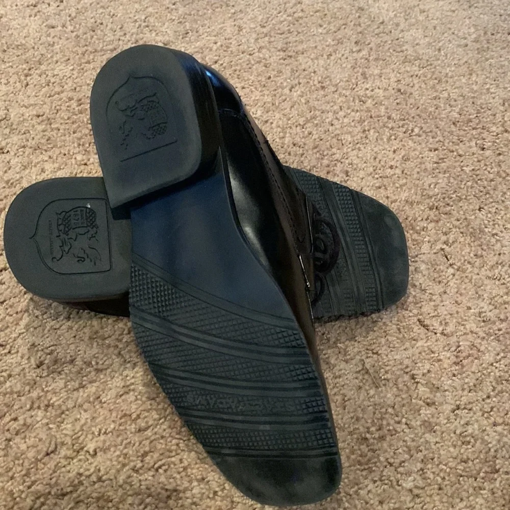 Boy’s dress shoes - Picture 3 of 4